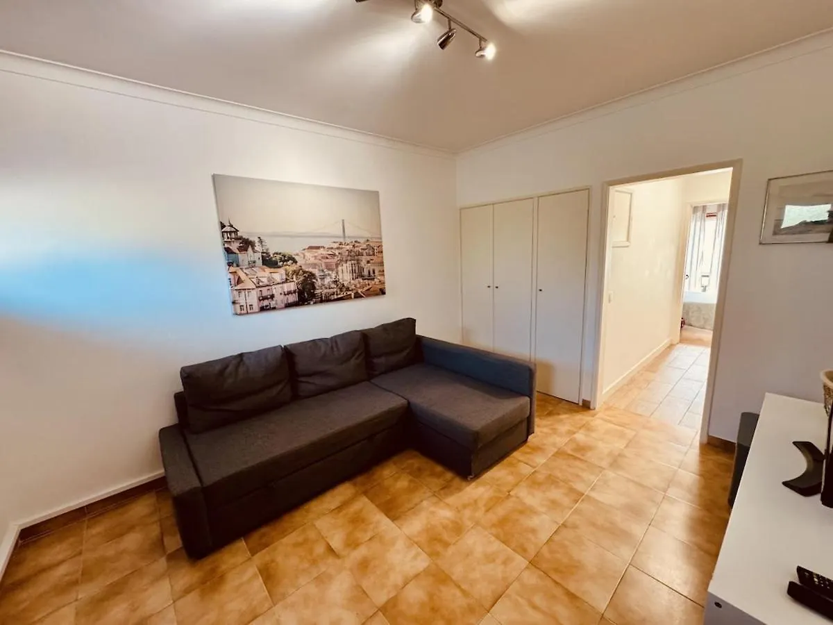 The Crow Seaside I Apartment Parede Portugal