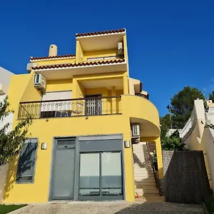 Albergue S.soares, Parede